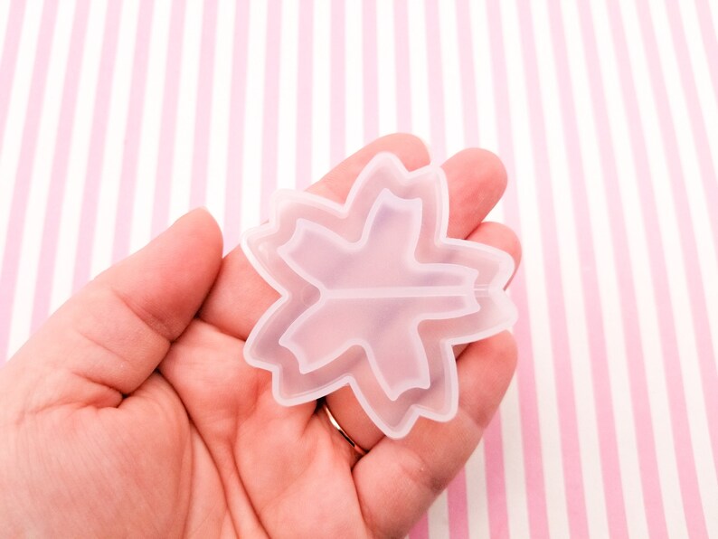 56mm Kawaii Sakura Flower Shaker Mold