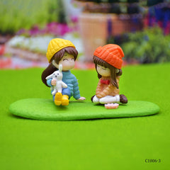 Miniature Model Couple With Garden Set (C1006-3) C1006-3