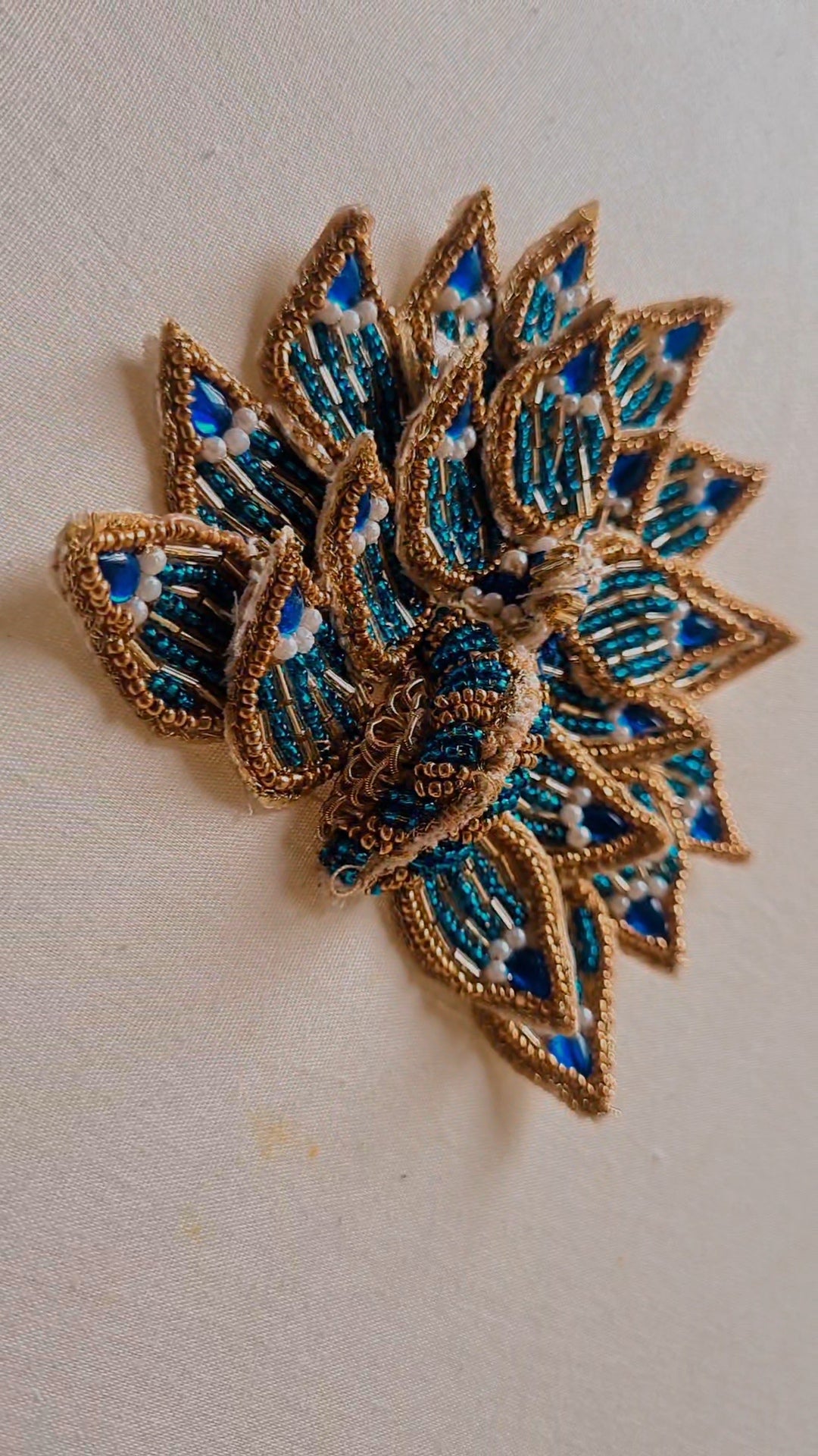 5D Aari Peacock